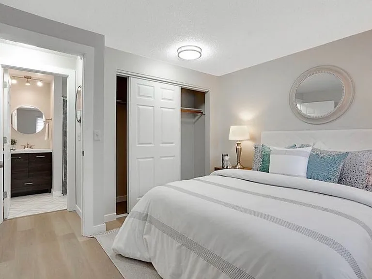 2347 Lee St SE — Photo 8
