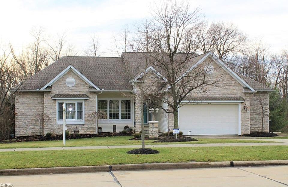 1st image of 919 Hidden Valley Dr