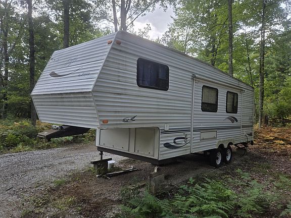 3rd image of 1047 E Jenny Cir