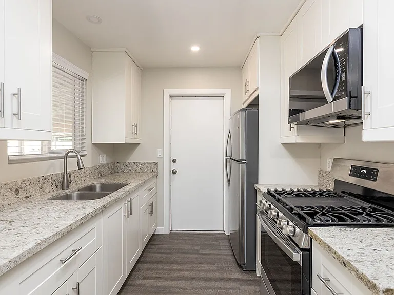 527 Garfield St #1 — Photo 9