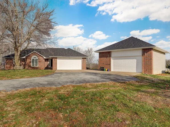 832 Mclean Road, Ozark, MO 65721