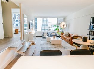 11 E Chestnut St #916, Chicago, IL 60611