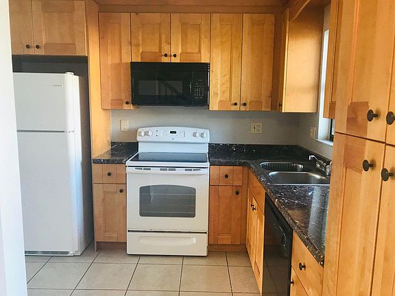 5th image of 5405 Bayside Dr Unit 5405