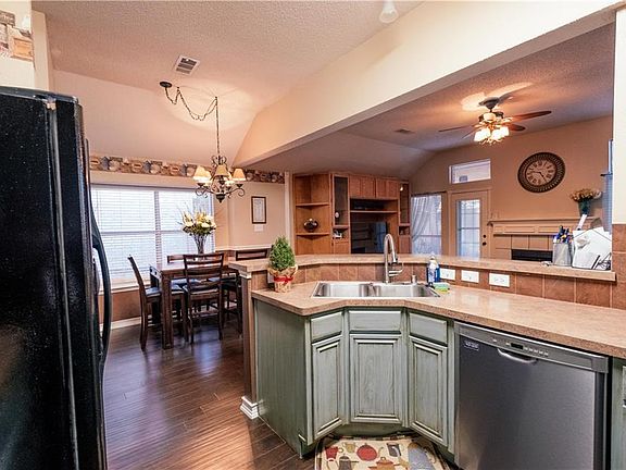 4th image of 1204 Firewheel Pl