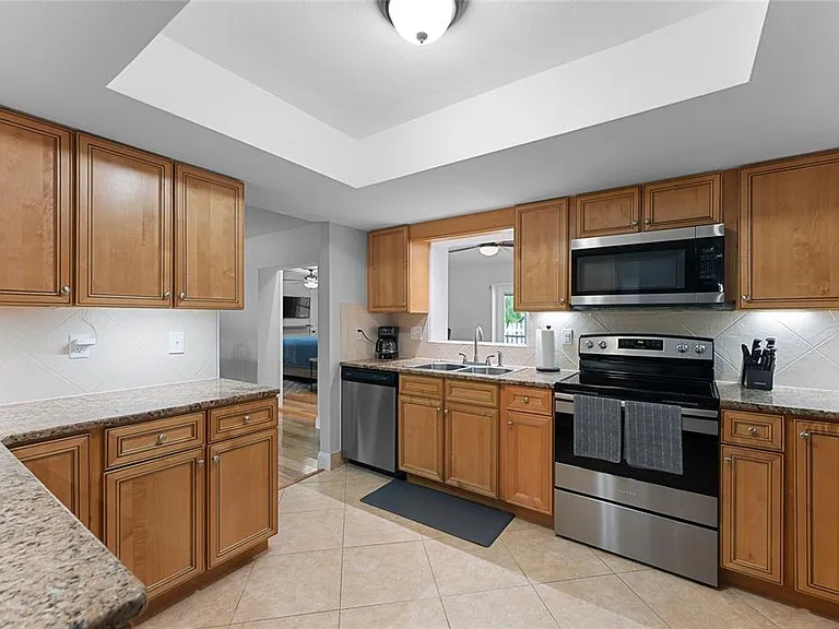 909 Bentwood Ln #1 — Photo 18