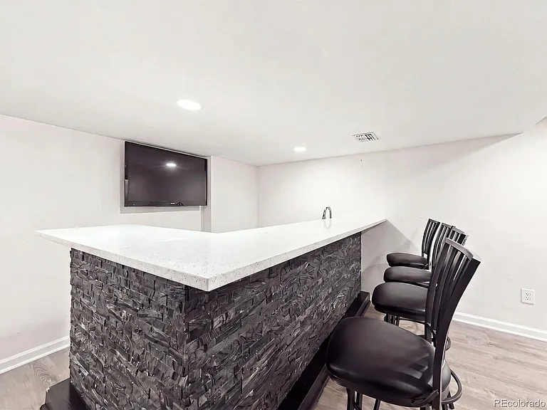 1050 S Monaco Street Pkwy — Photo 23