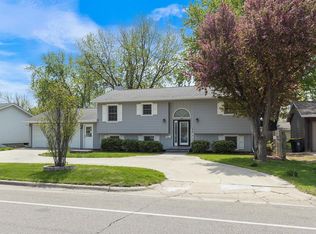 205 Southview Dr, Marshall, MN 56258