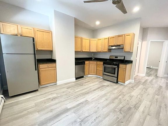 2nd image of 177 Bolton St #1