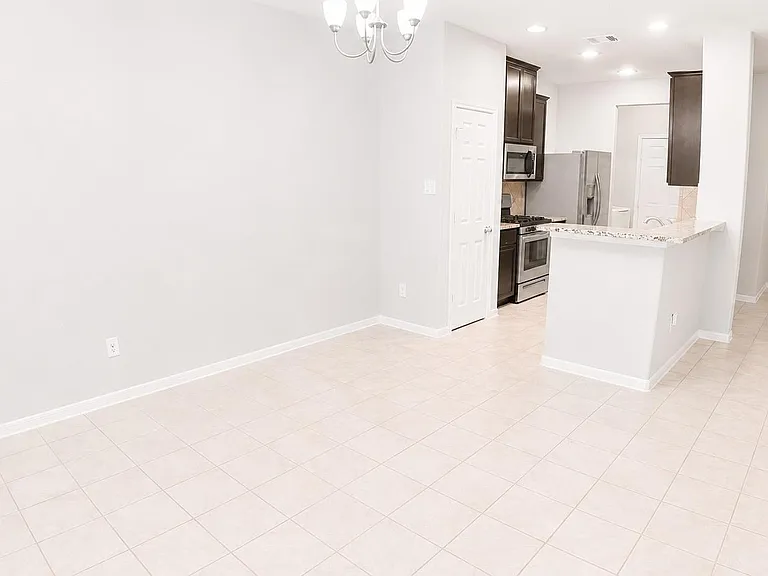 124 Camelot Place Ct — Photo 11