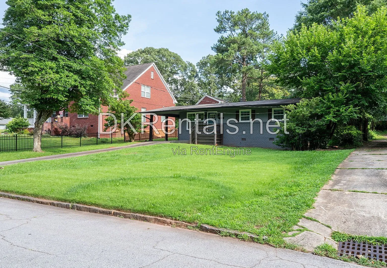 3 bed, 2.0 bath, 1300 sqft, $2,150 — Photo 3