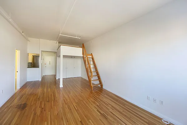 Rented by Manhattan Skyline | media 2