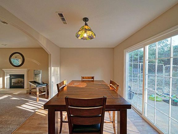 5th image of 120 Meadowlark Ct