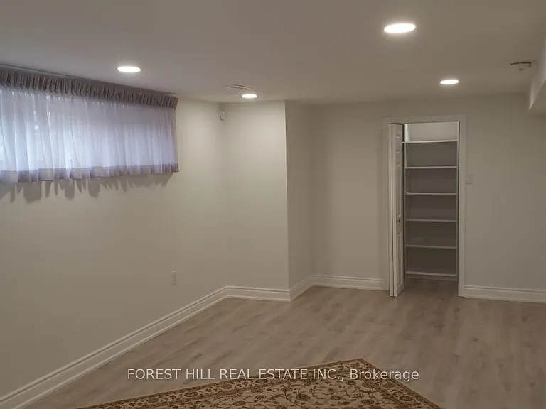100 Grandview Ave #BASEMENT — Photo 9