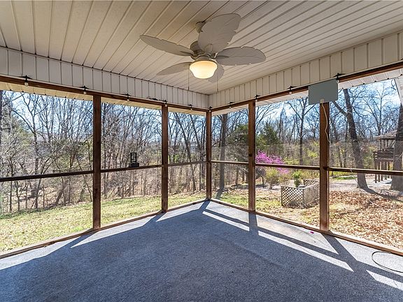 2nd image of 19 Watson Ln
