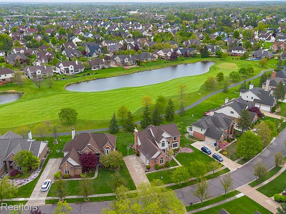 5th image of 45498 Muirfield Dr