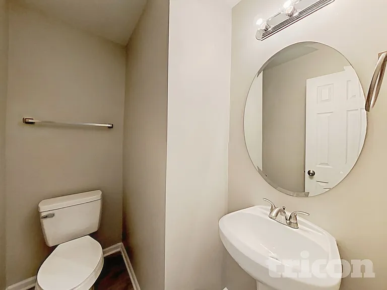 1131 Delander Ln — Photo 19