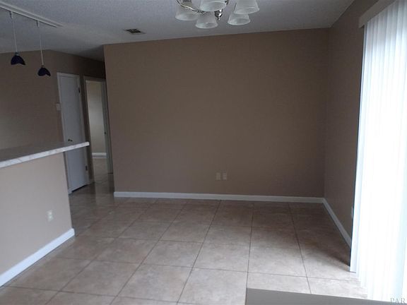 5th image of 2772 Christine St