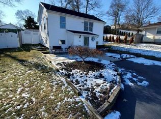 10 Bellaire Ave, Selden, NY 11784
