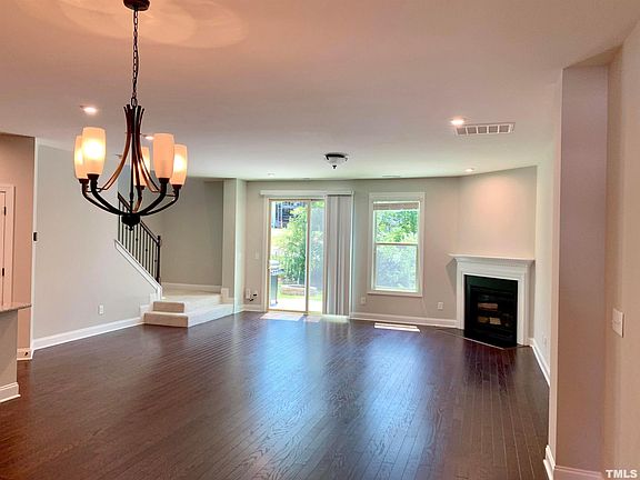 5th image of 731 Lampwick Ln