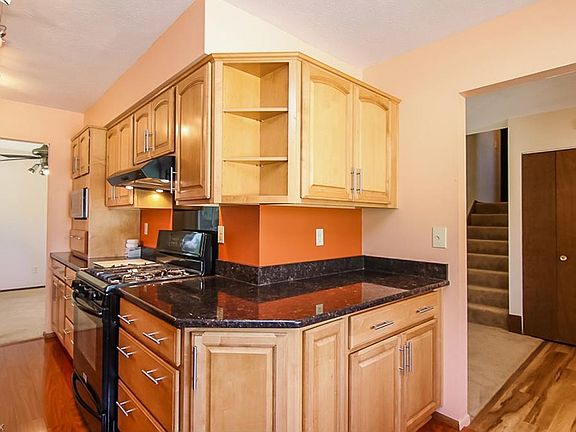 5th image of 6073 Denise Dr