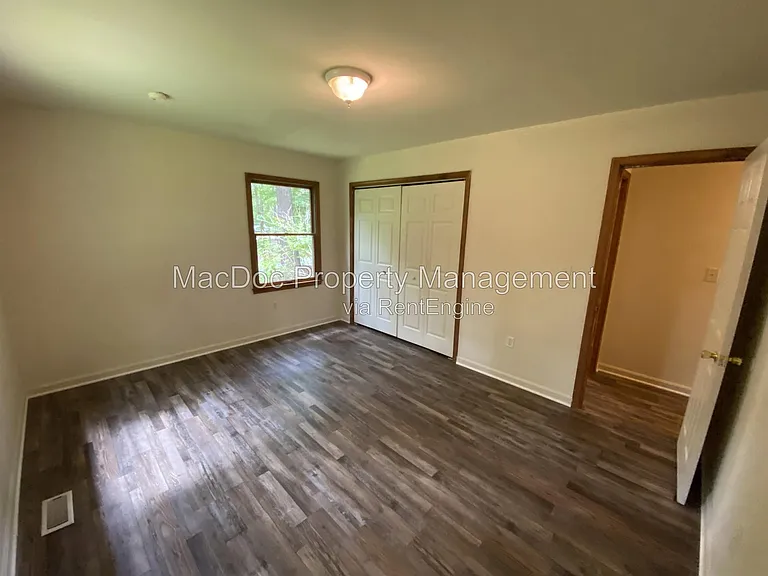 8302 Delegate Dr — Photo 27