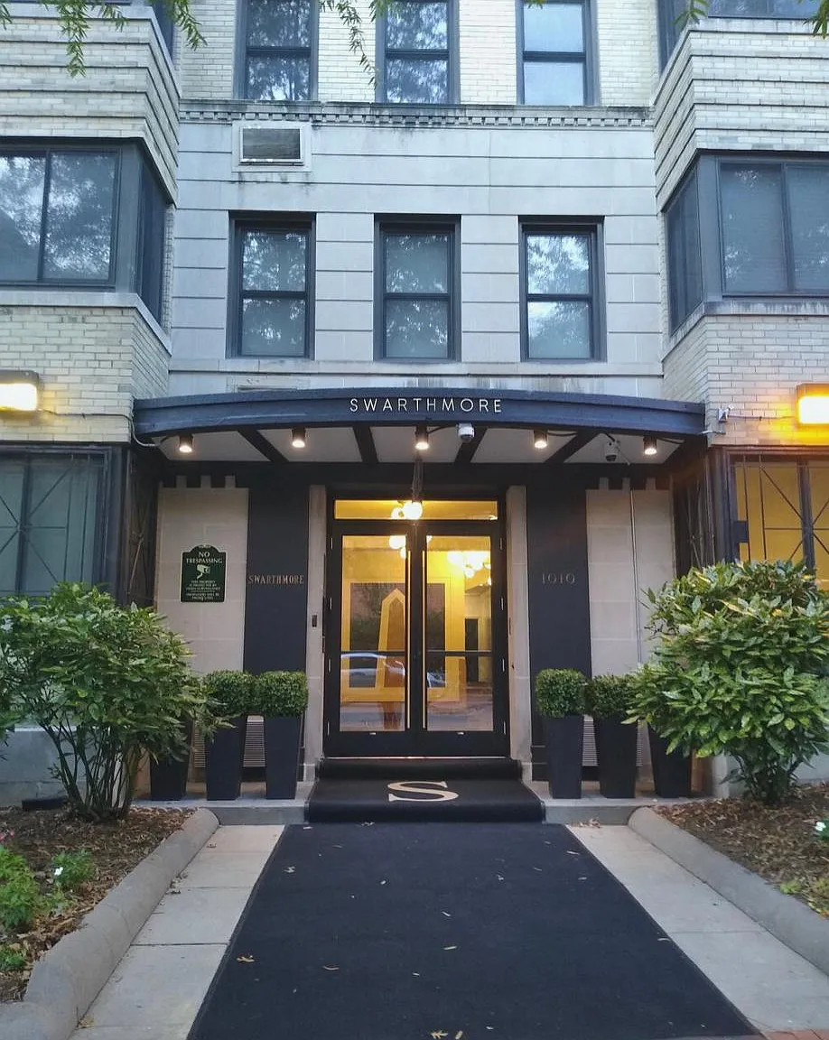 1010 25th St NW — Photo 1