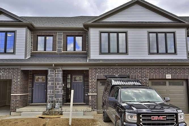 1st image of 36 Woodedge Cir