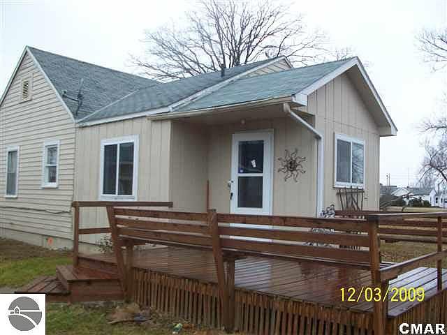 2nd image of 2135 E 3rd St