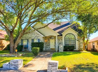 329 Sims Dr, Cedar Hill, TX 75104