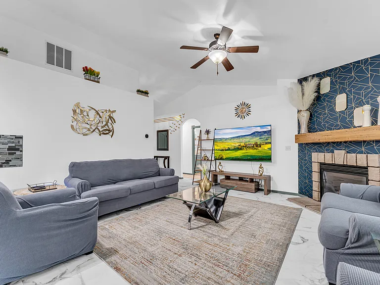 1041 Starlight Loop — Photo 19