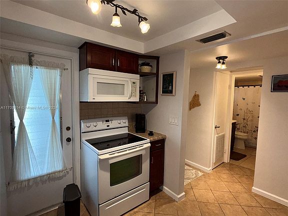 5th image of 1201 Hillcrest Ct APT 307