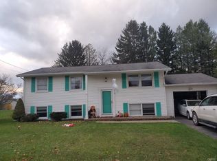 5 Hickory Park Rd, Cortland, NY 13045