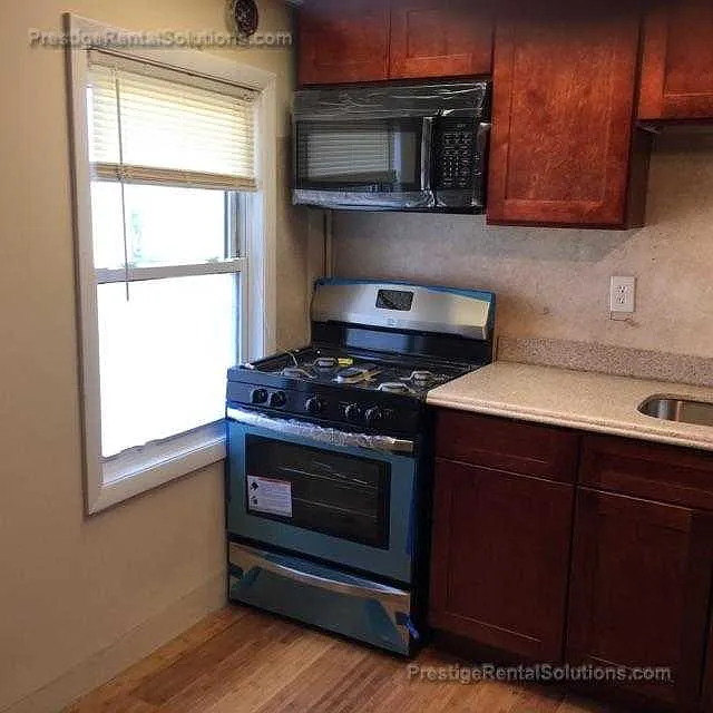 Studio, $2,350 — Photo 3