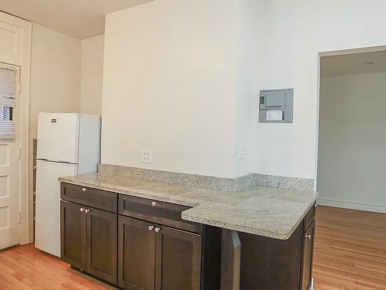 4252 N Clark St #2 — Photo 5