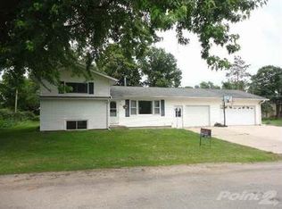 400 Middle St, Stanwood, IA 52337