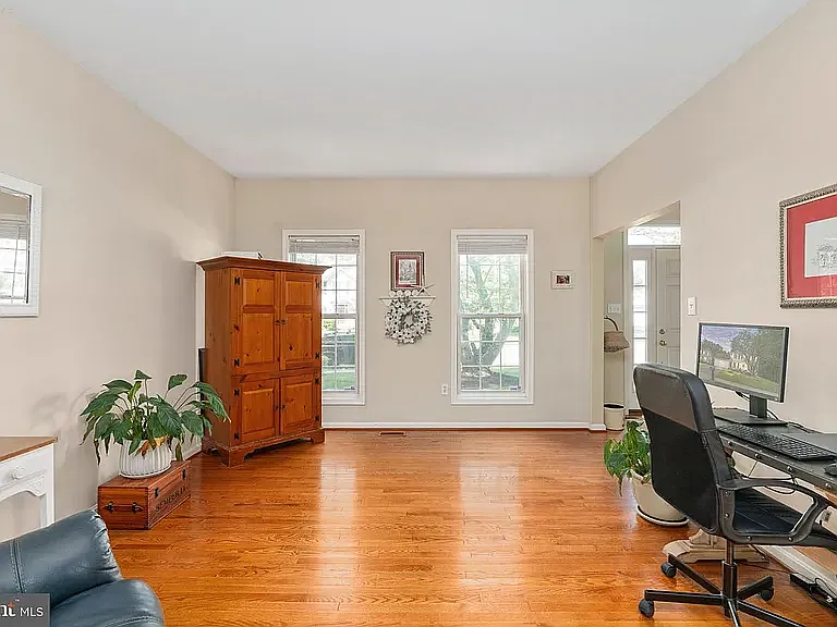 17 Whitestone Dr — Photo 12