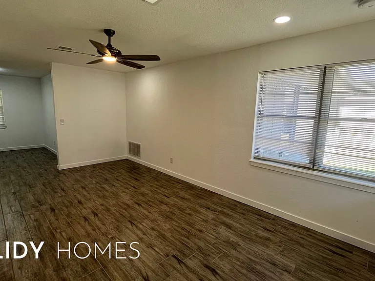 2813 SW 62nd St — Photo 7