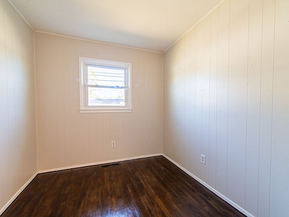 4th image of 519 Berkeley Dr