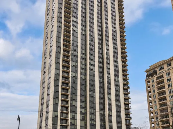 2500 N Lakeview Ave APT 903, Chicago, IL 60614