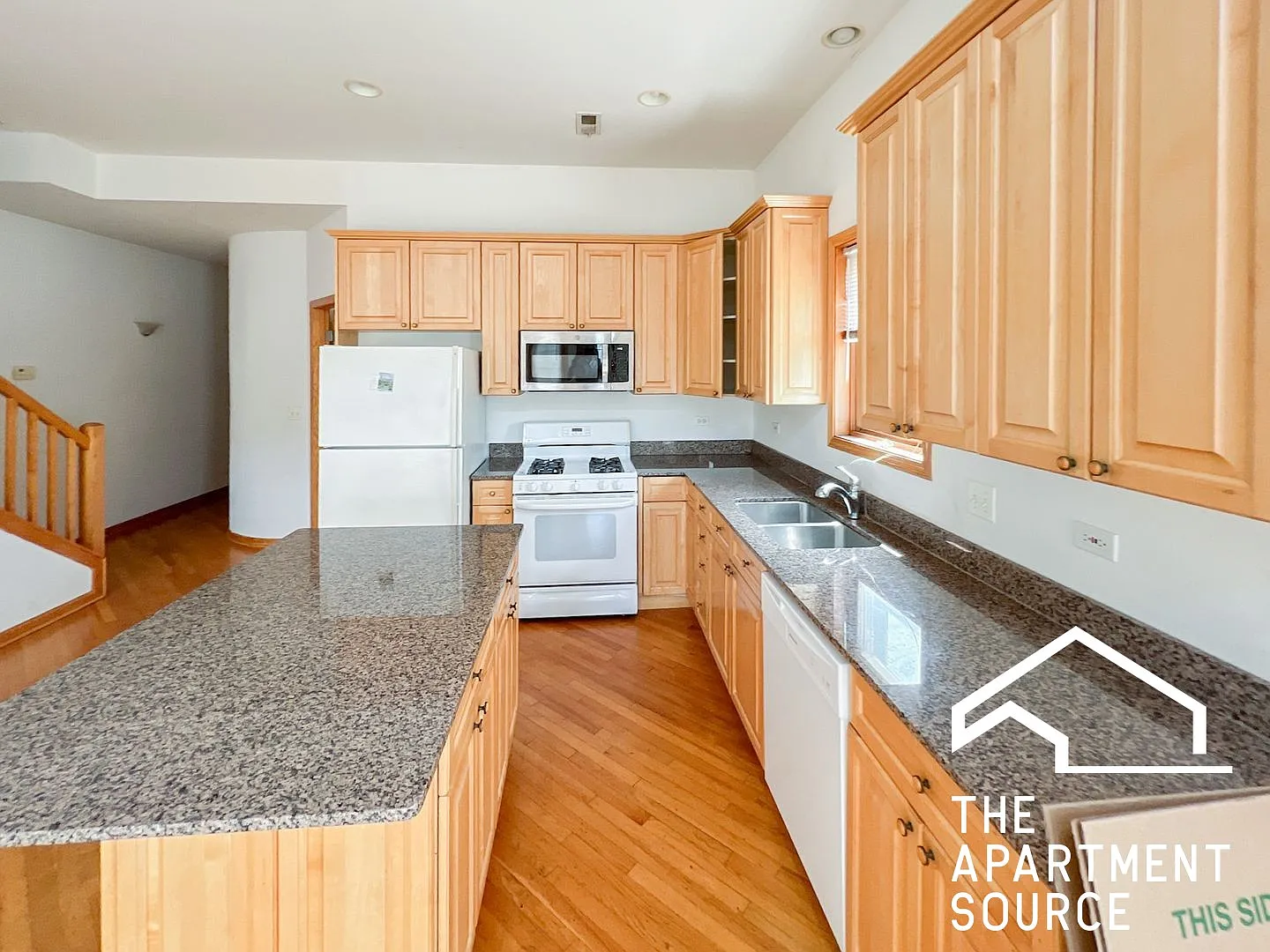 3 bed, 1800 sqft, $5,150 — Photo 2