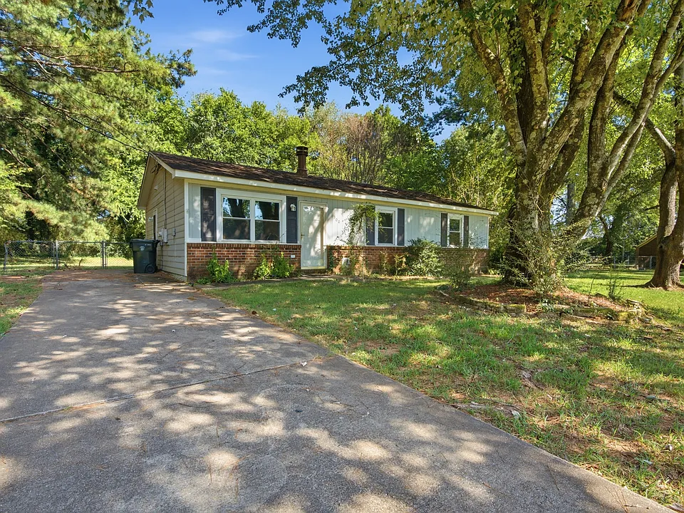 300 Maplewood Dr
