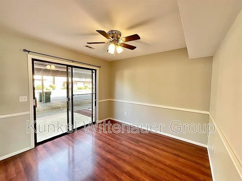 2 bed, 1.5 bath, 1200 sqft, $1,395 — Photo 4