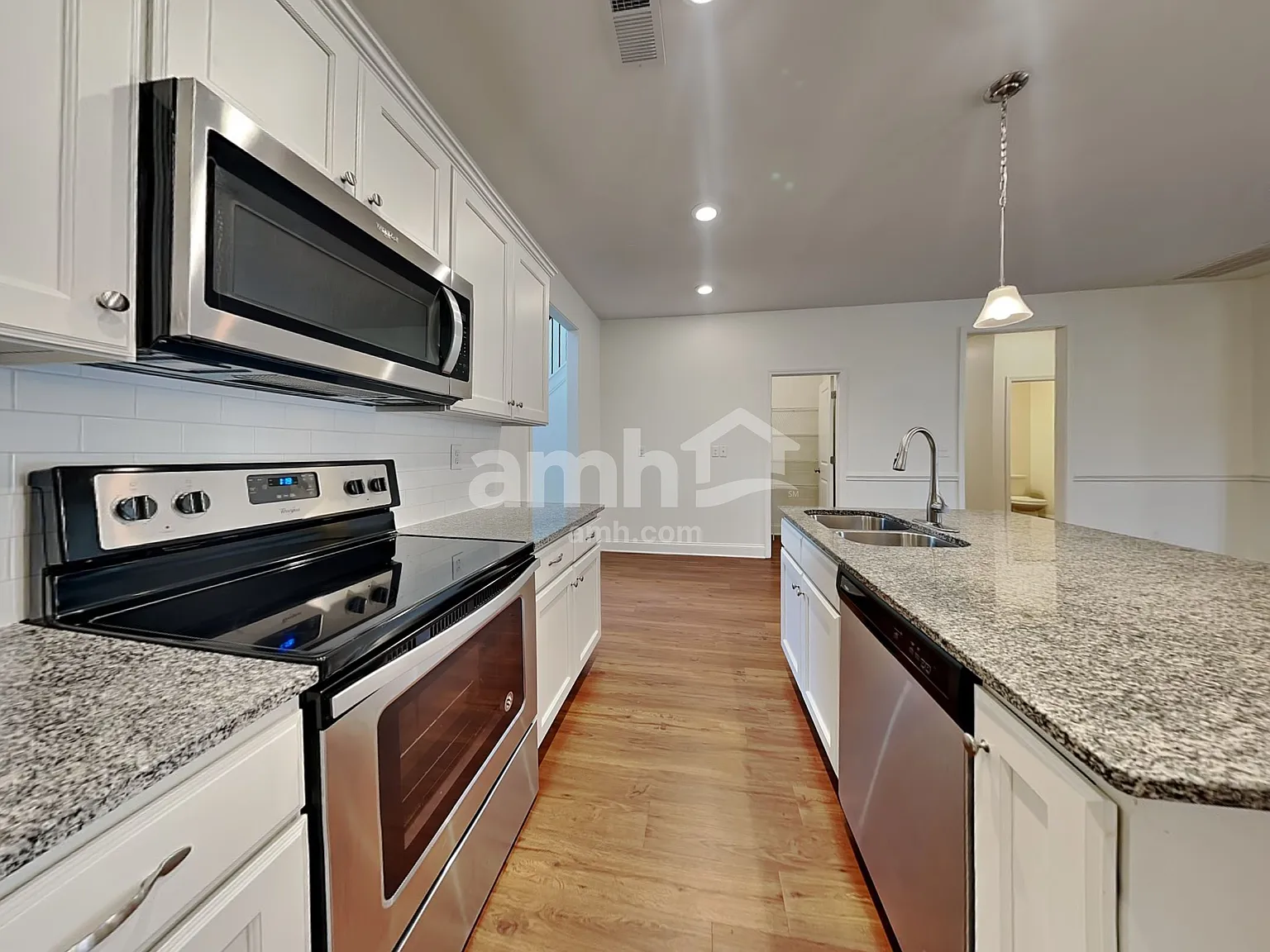 5 bed, 4.5 bath, 2940 sqft, $3,125 — Photo 3