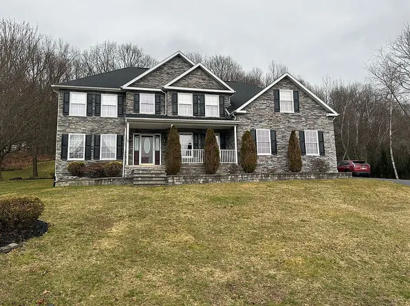115 Edgewood Dr, Old Forge, PA 18518