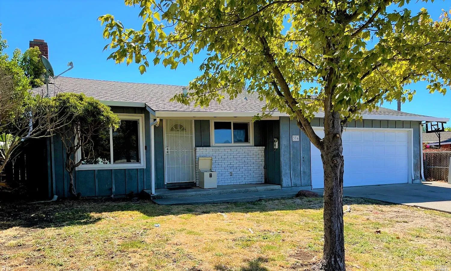 376 Gardenia Cir photo 1