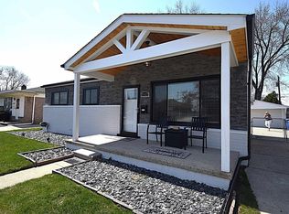 31527 Newport Dr, Warren, MI 48088