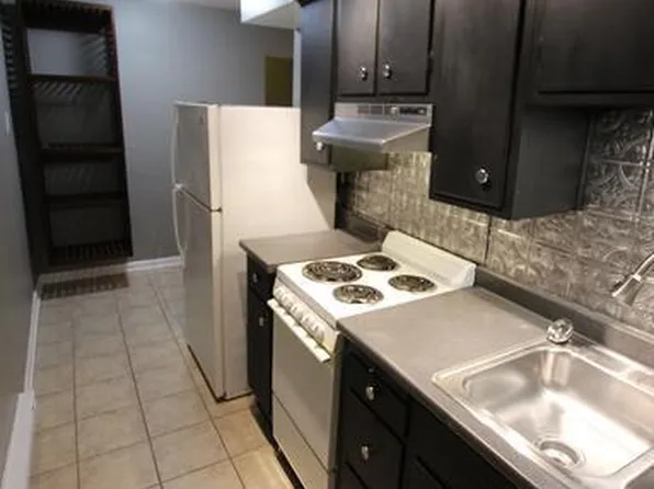218 Alexander Ave APT 2, Greensburg, PA 15601