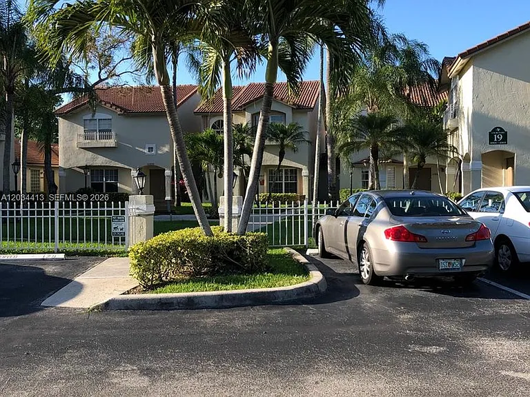 10813 NW 3rd Ct #2L — Photo 2