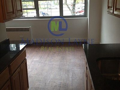 5th image of 825 Boynton Ave APT 1A
