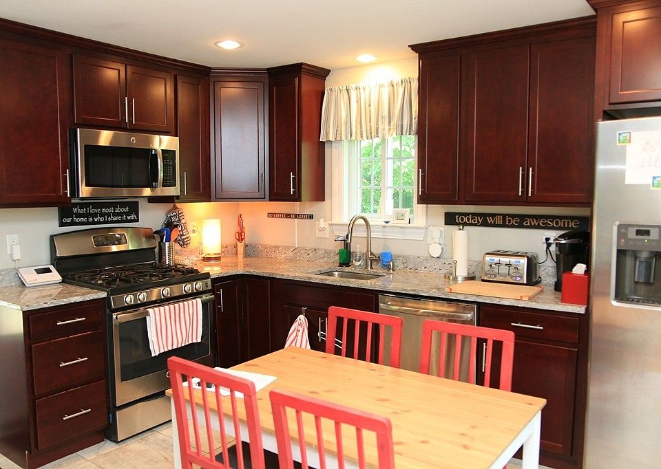 9 Granite St, Foxboro, MA 02035 Zillow